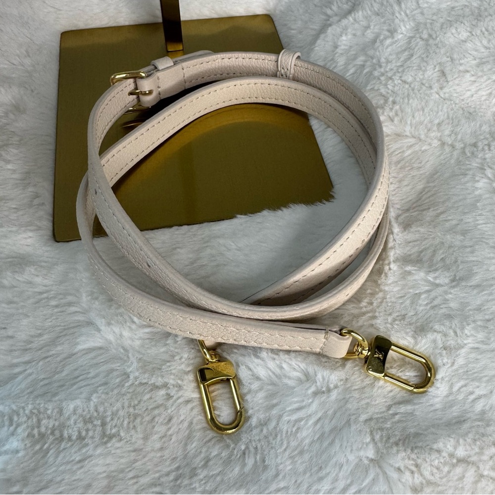 Louis Vuitton Empreinte Monogram Giant Mini By The Pool Bumbag Cream Saffron - Picture 9 of 13
